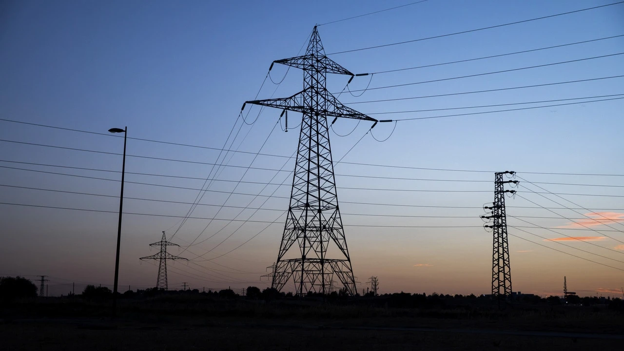 Un apagón deja a 20.000 hogares sin luz en Países Bajos tras explosión en una subestación