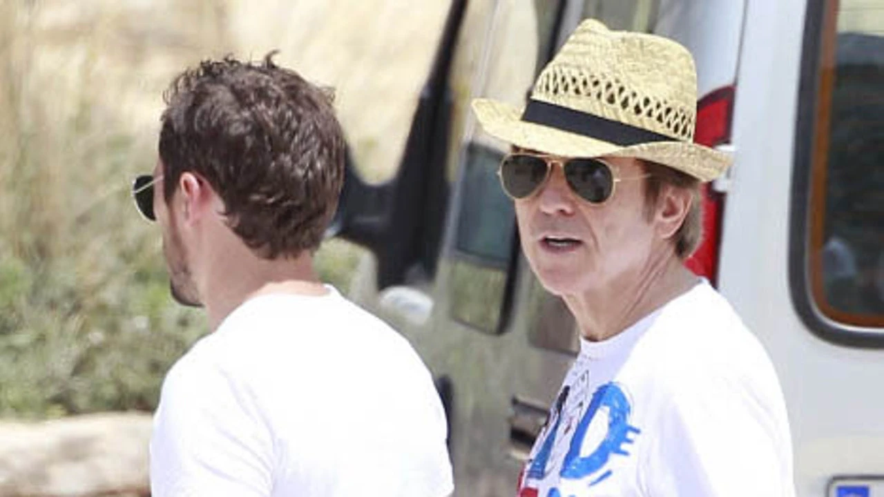 El agosto por todo lo alto de Raphael en Ibiza con Natalia Figueroa, su hija y sus nietos