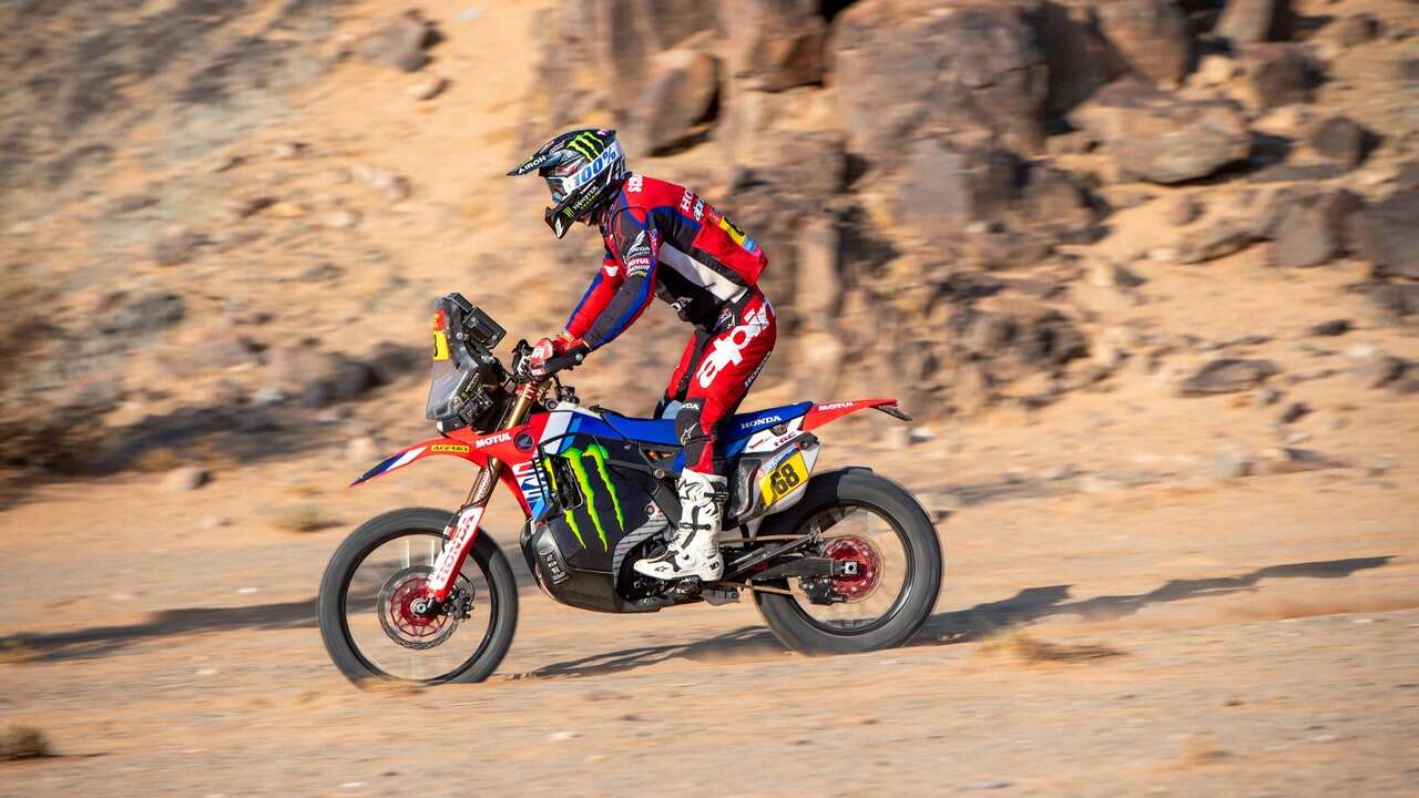 Así ha sido la brutal caída del español Schareina en el Dakar