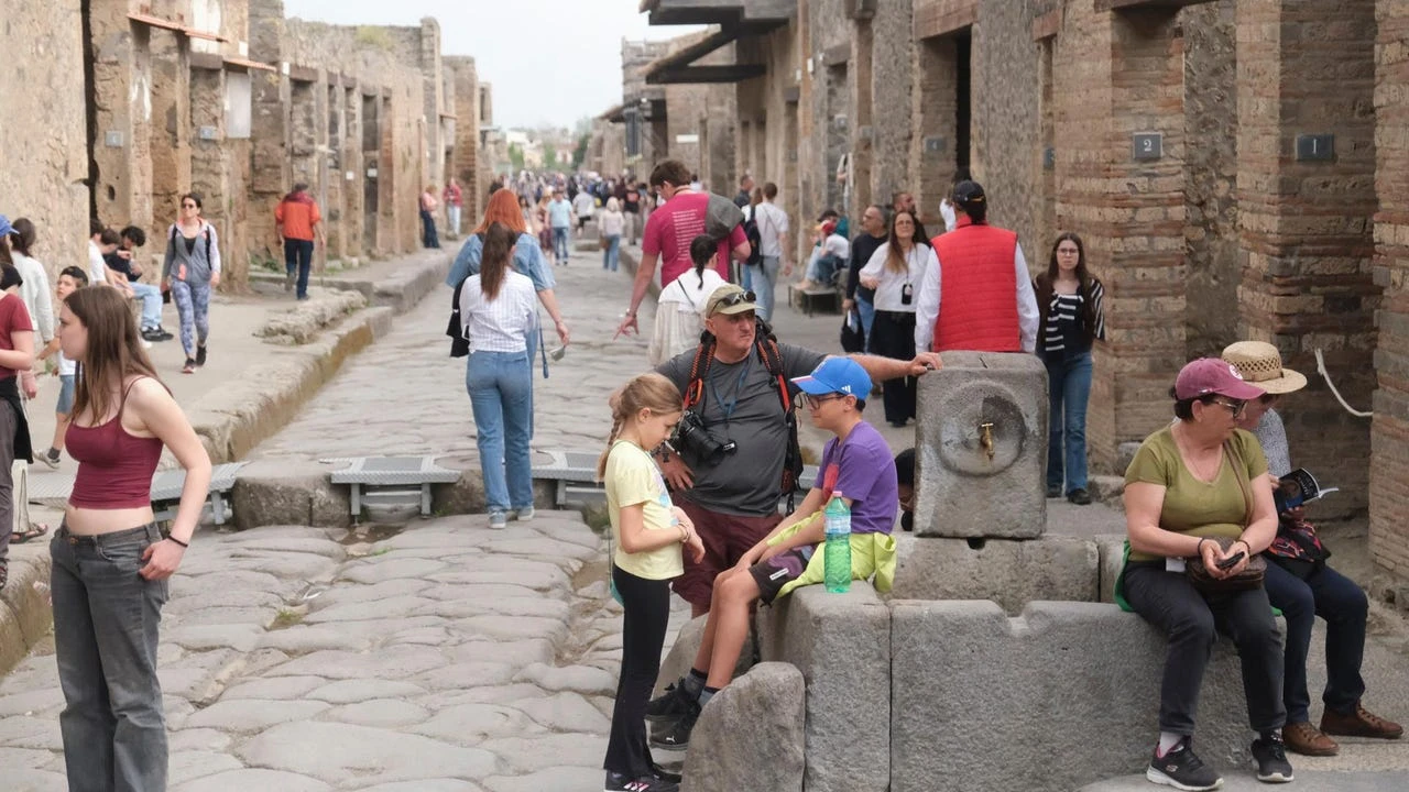 Un turista escocés, denunciado por robar varias piedras de la zona arqueológica de Pompeya