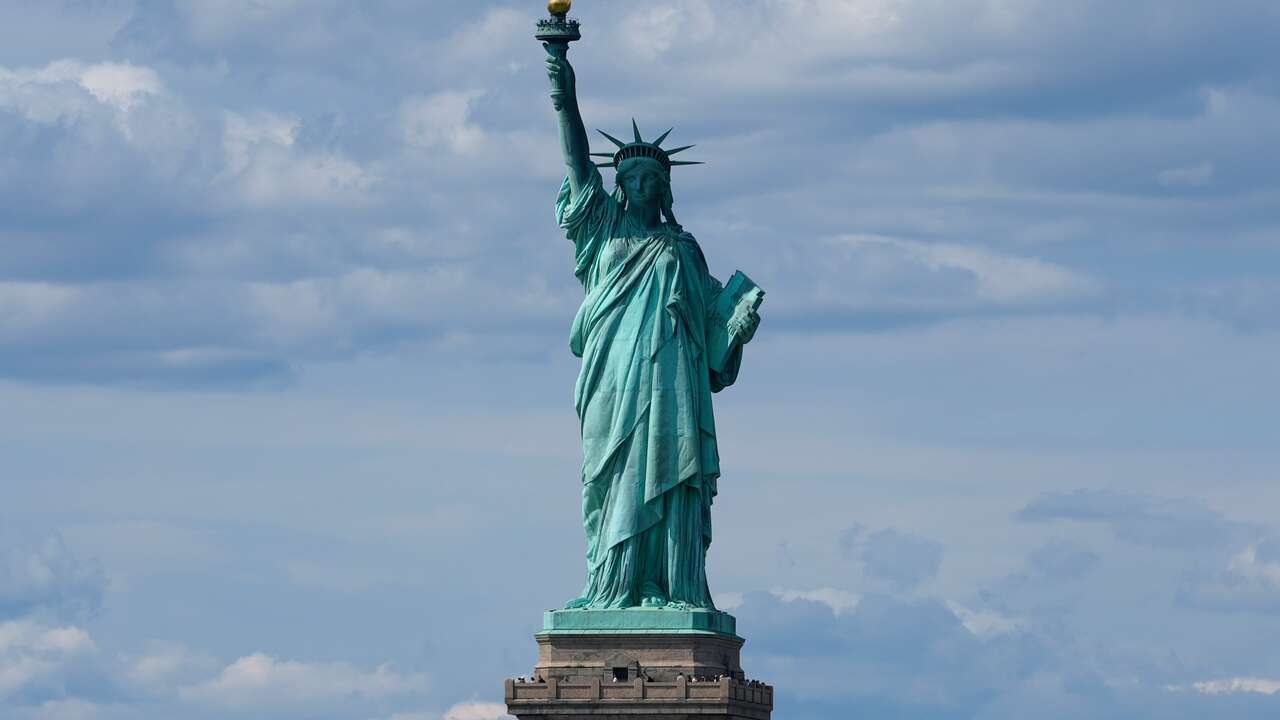 Washington y París se enzarzan en el debate más surrealista: la devolución a Francia de la estatua de la libertad