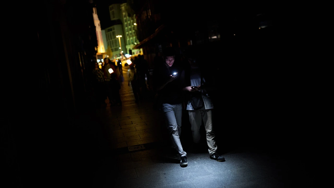 El móvil y el wifi vuelven a la vida, pero aún no para todos