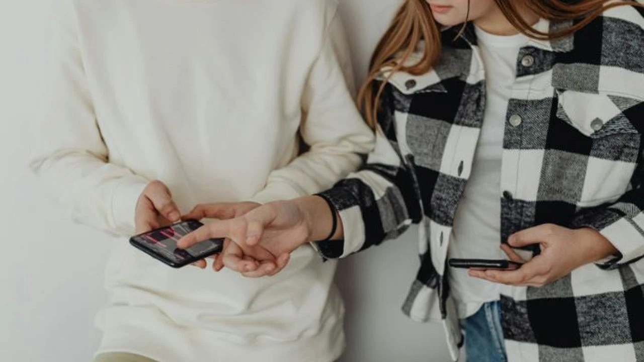 Pantallismo, nomofobia y redes sociales: las adicciones de la Generación Z se agudizan