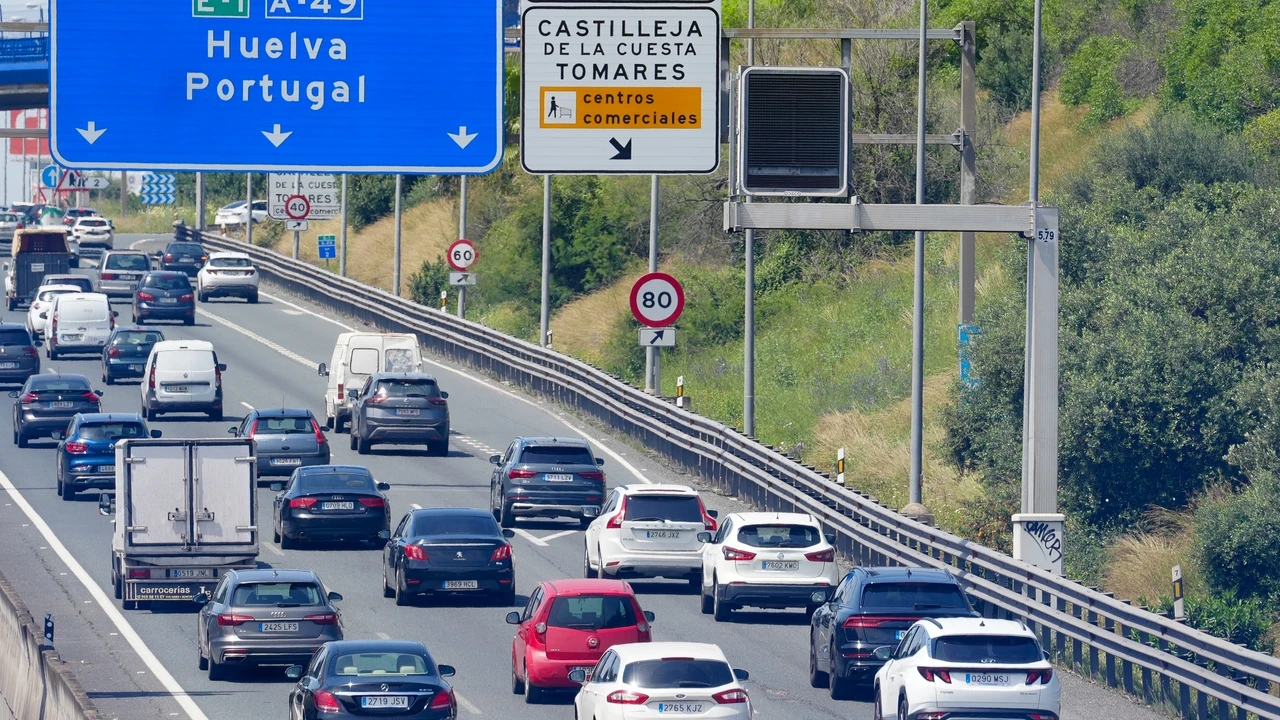 Los carburantes se abaratan y dan un respiro en plena Semana Santa