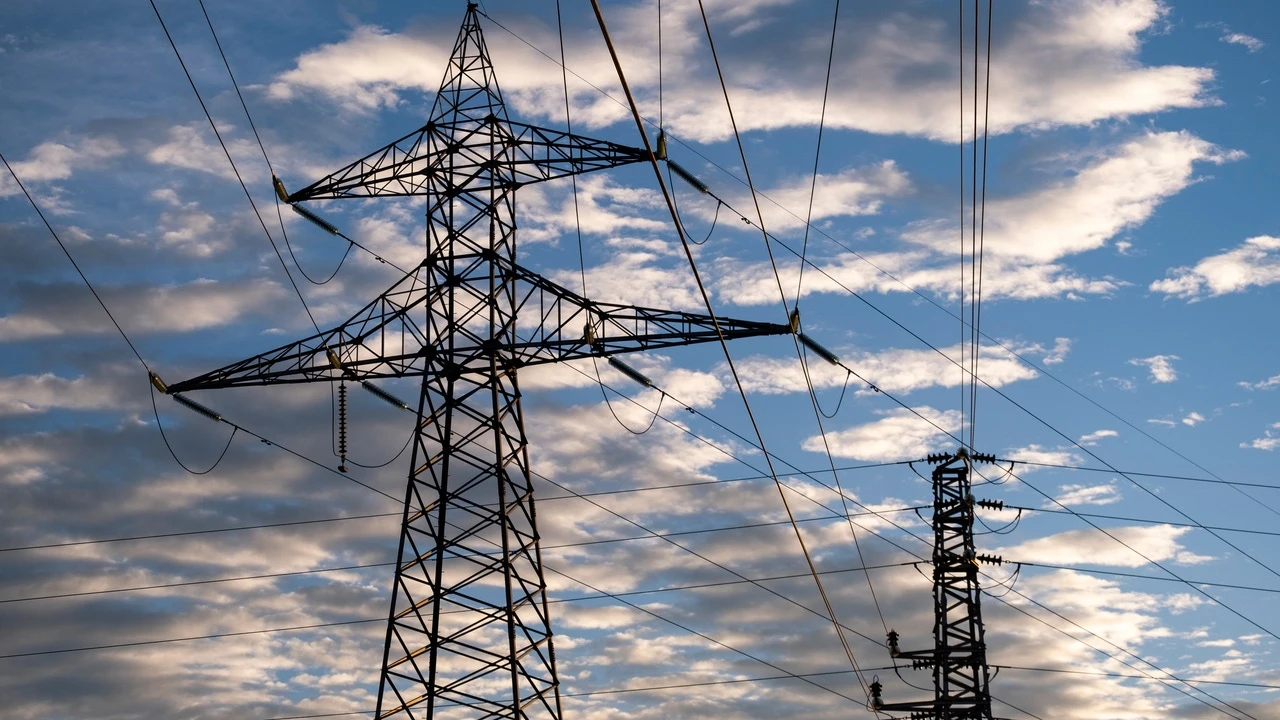 La deuda del sistema eléctrico se redujo un 27% en 2024, hasta 5.727 millones