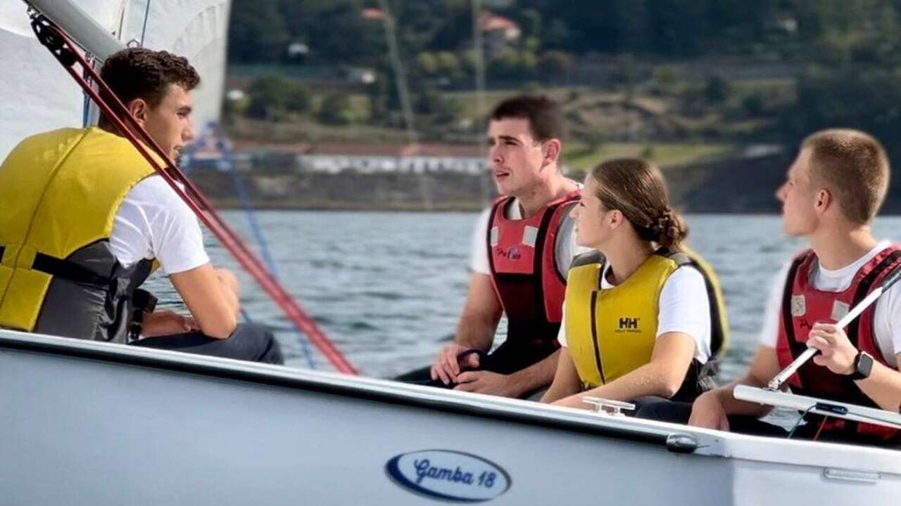 La princesa Leonor vuelve a alta mar: la foto inédita de su instrucción en la Ría de Pontevedra