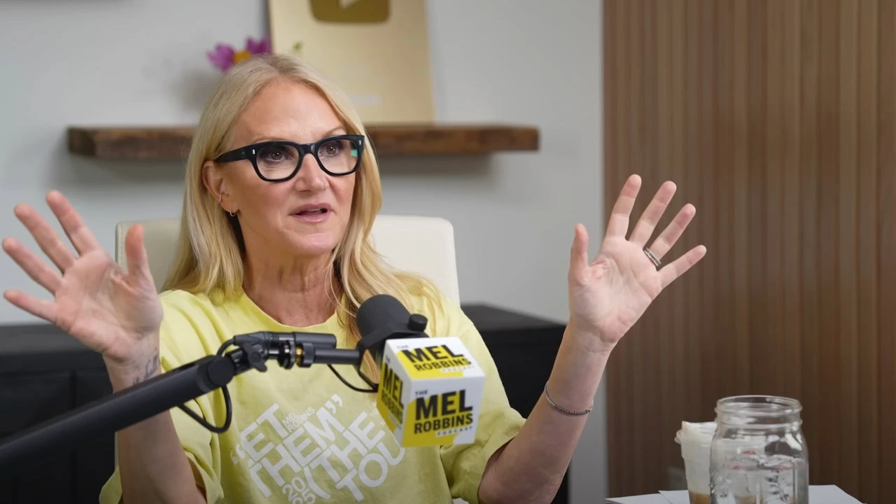 Mel Robbins, autora y coach motivacional: 