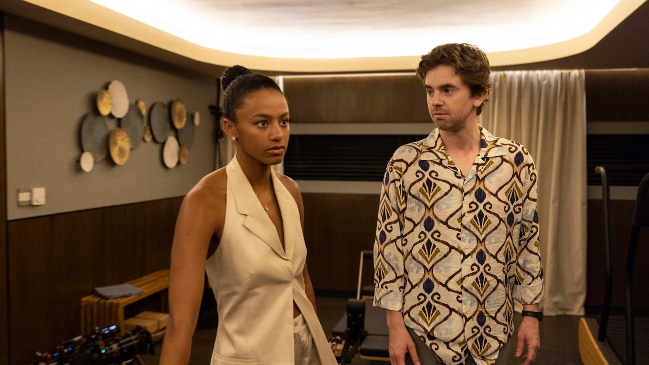 Freddie Highmore llega con una madre letal