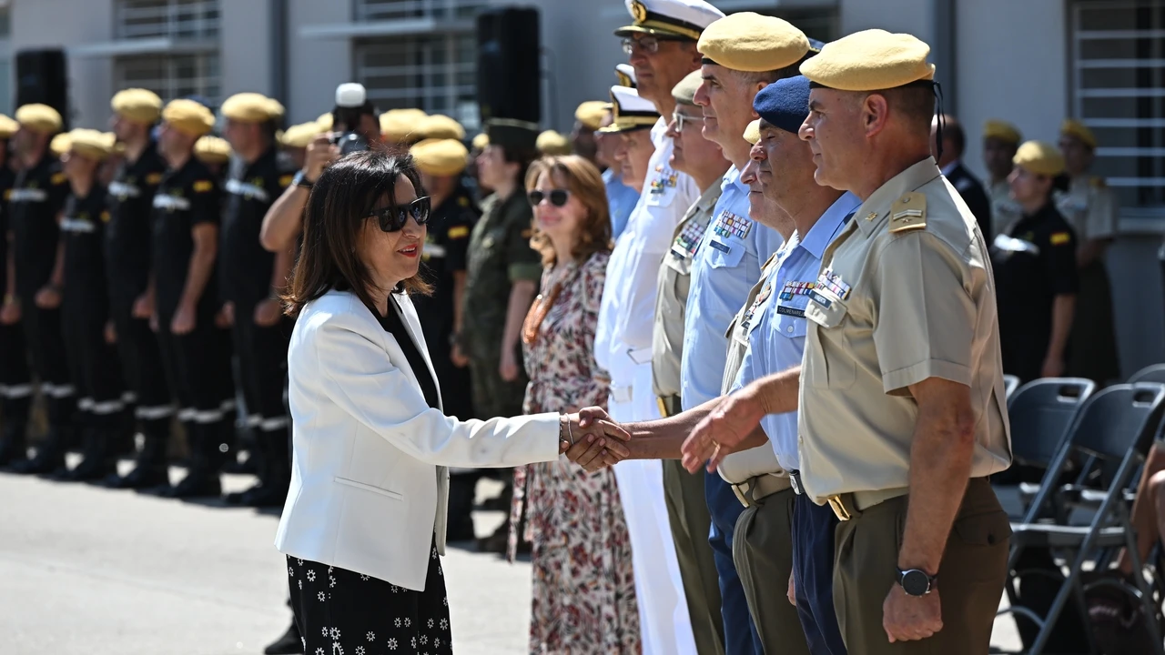 El Gobierno da marcha atrás y autoriza a Defensa a comprar a Israel material para el plan de rearme