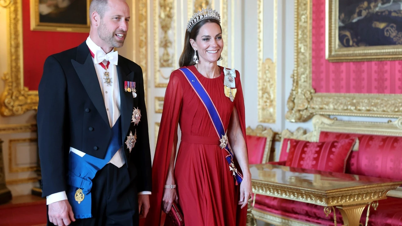 Kate Middleton reaparece con un look de Givenchy y la tiara de Lady Di: su gran regreso a la escena real tras la enfermedad