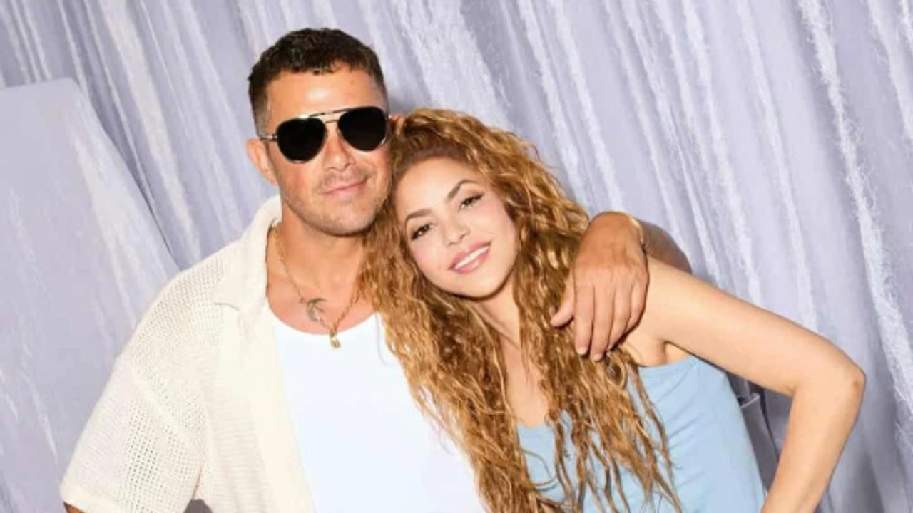 Shakira y Alejandro Sanz se dedican sospechosos piropos y hacen que Candela Márquez se pronuncie