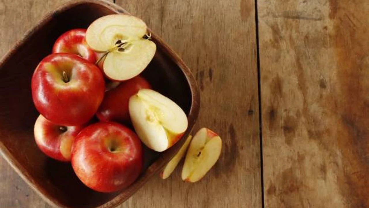 Una manzana cada día, el cuerpo te agradecería: la salud del intestino está en la despensa