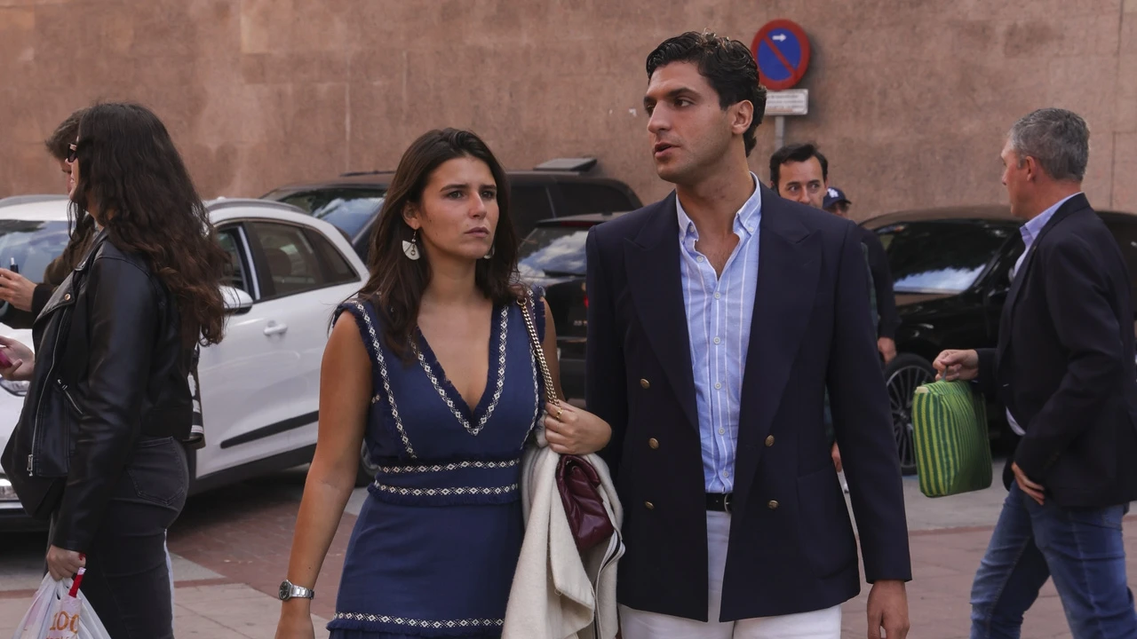 Tana Rivera copia el vestido más tendencia (y español) de la Reina Letizia en una tarde de toros en Madrid