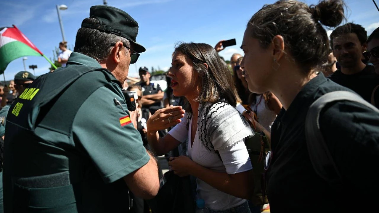 La escritora Lucía Etxebarria explica la pena que le puede caer a Irene Montero por intentar parar la Vuelta