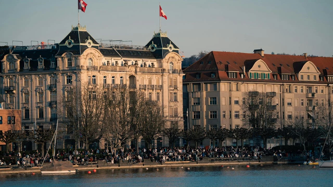Pablo Casas, joven trabajador en Suiza, desmiente el mito del país: 