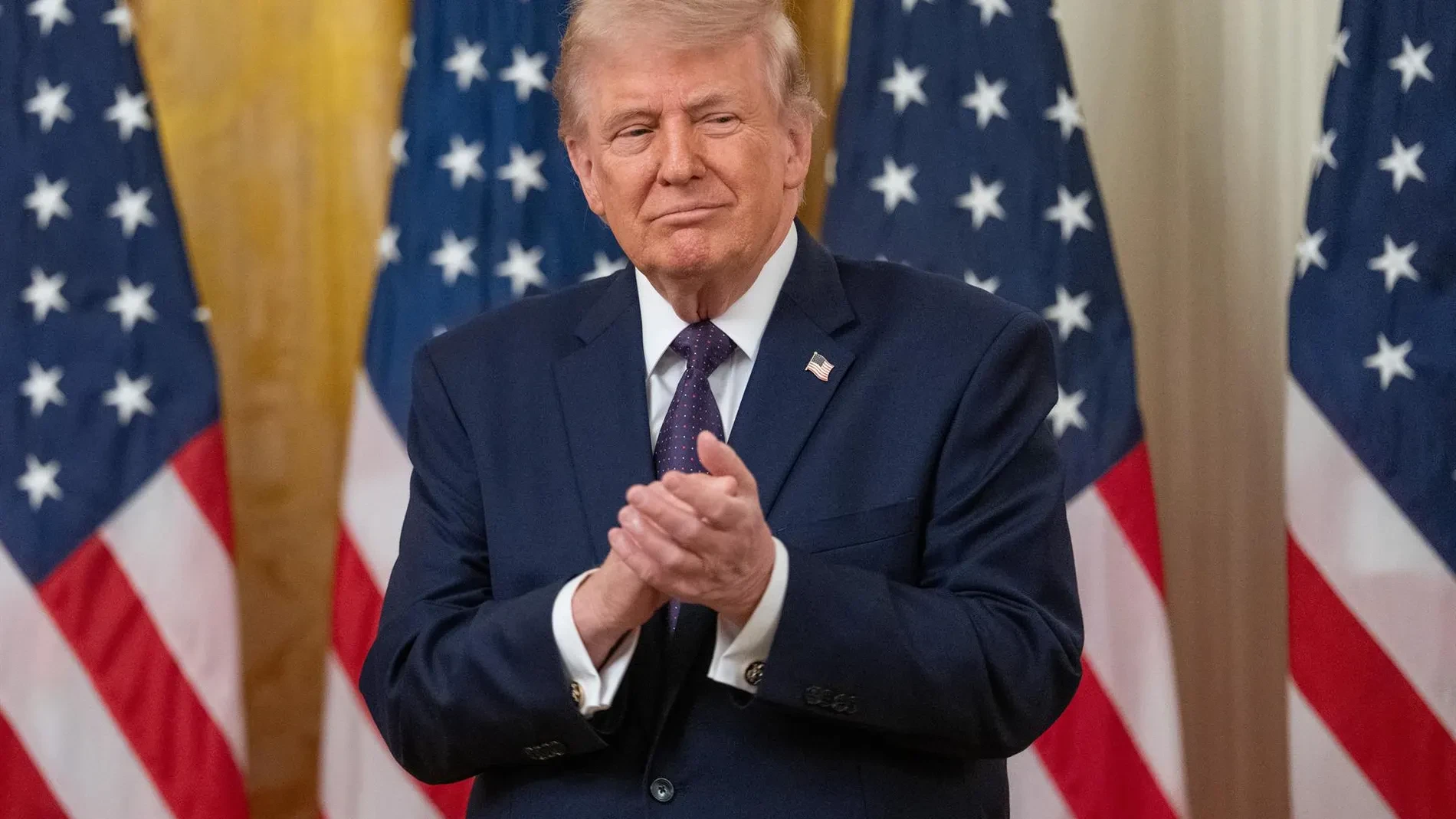 Trump dice que se quiere reunir con el ayatolá Jamenei