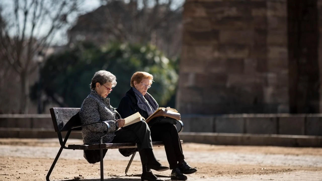 Una autónoma jubilada de 73 años recibe un recorte de pensión del 50% por no tener empleados contratados