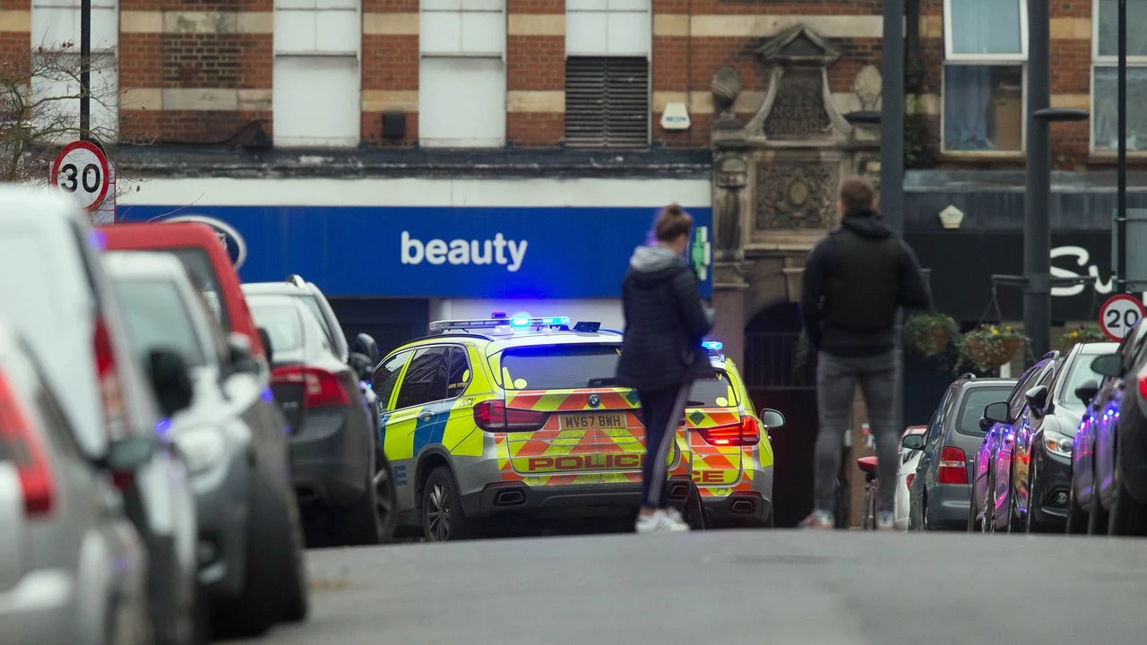 Cuatro personas resultan heridas a la salida de un club nocturno en Inglaterra