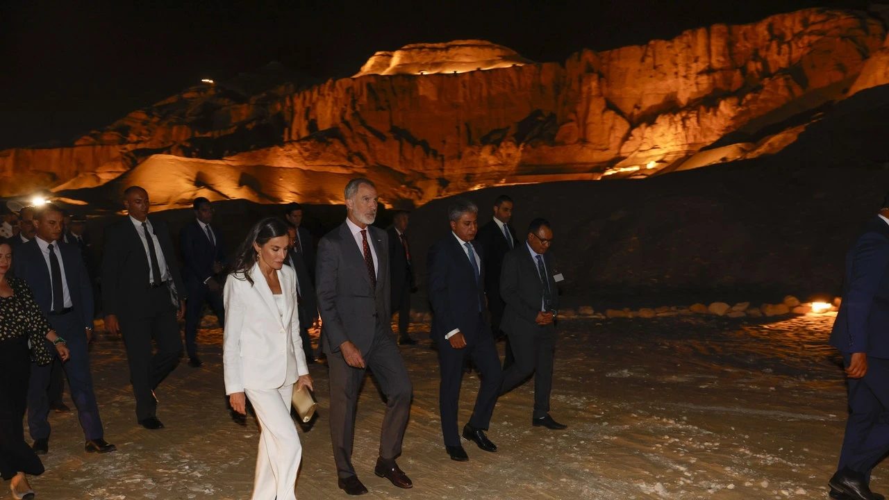 Los Reyes inauguran la iluminación (made in Spain) del Templo de Hatshepsut: 