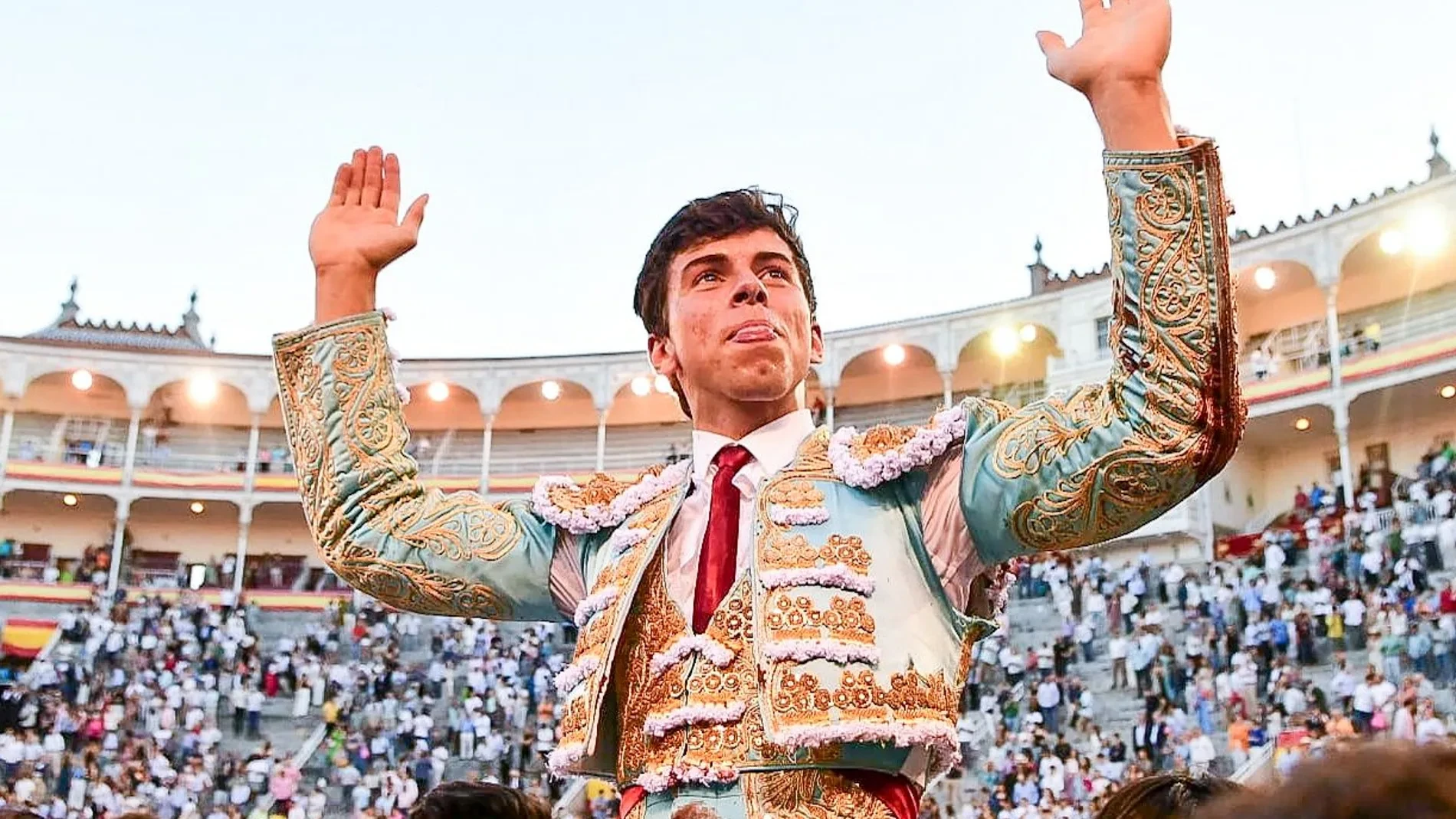 Méndez, la tercera Puerta Grande que hace historia