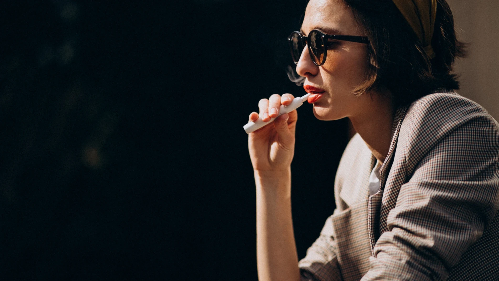 Sanidad de EEUU reautoriza IQOS como alternativa al cigarrillo y Europa decide ir en dirección contraria