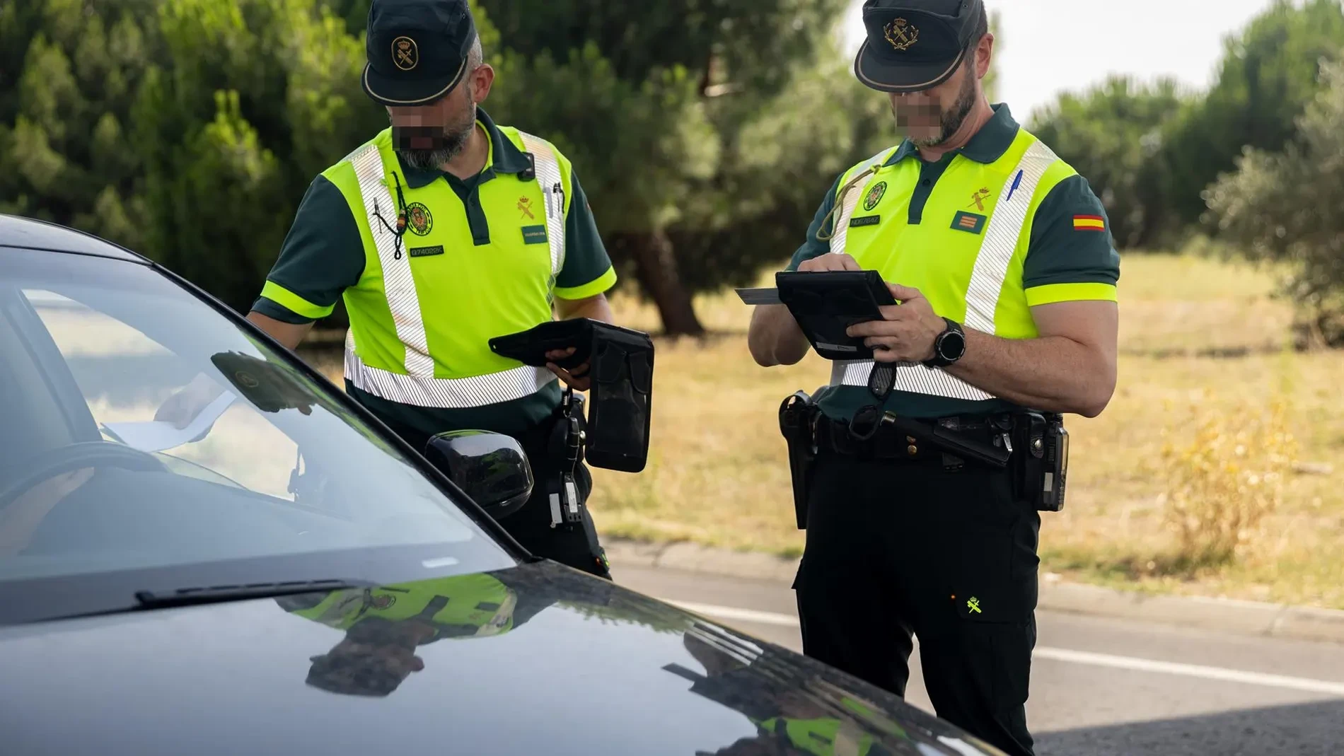 Bombardeados a multas en carreteras rotas
