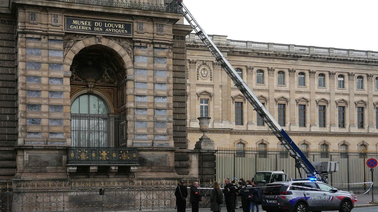 Macron, sobre el robo de joyas del Louvre: 
