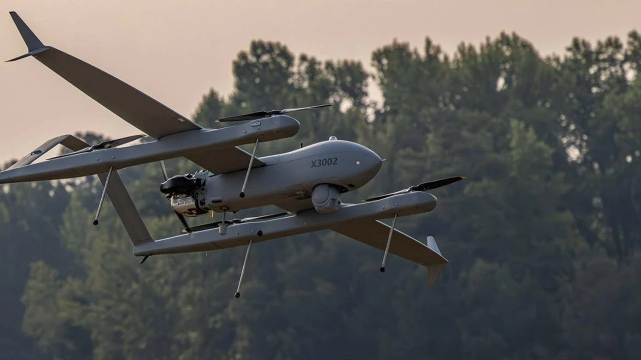 Presentan en Estados Unidos un nuevo avión de combate: no está tripulado y puede atacar a miles de kilómetros