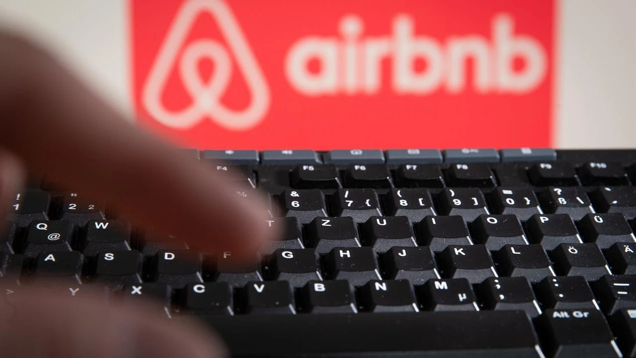 Airbnb gana 1.881 millones hasta septiembre y prevé un cierre de año positivo gracias al aumento de reservas y a su programa “Reserva ahora, paga después”
