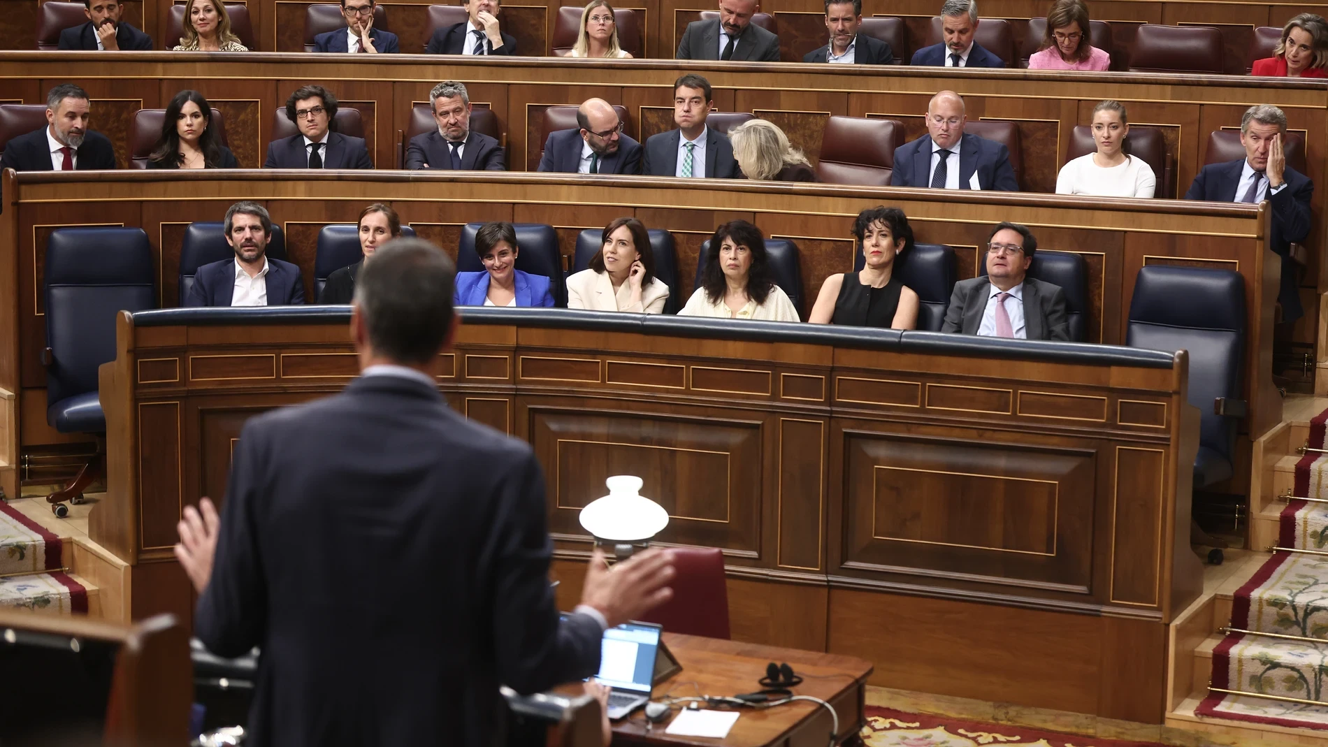 Un poco de bipartidismo para desanimar el cotarro