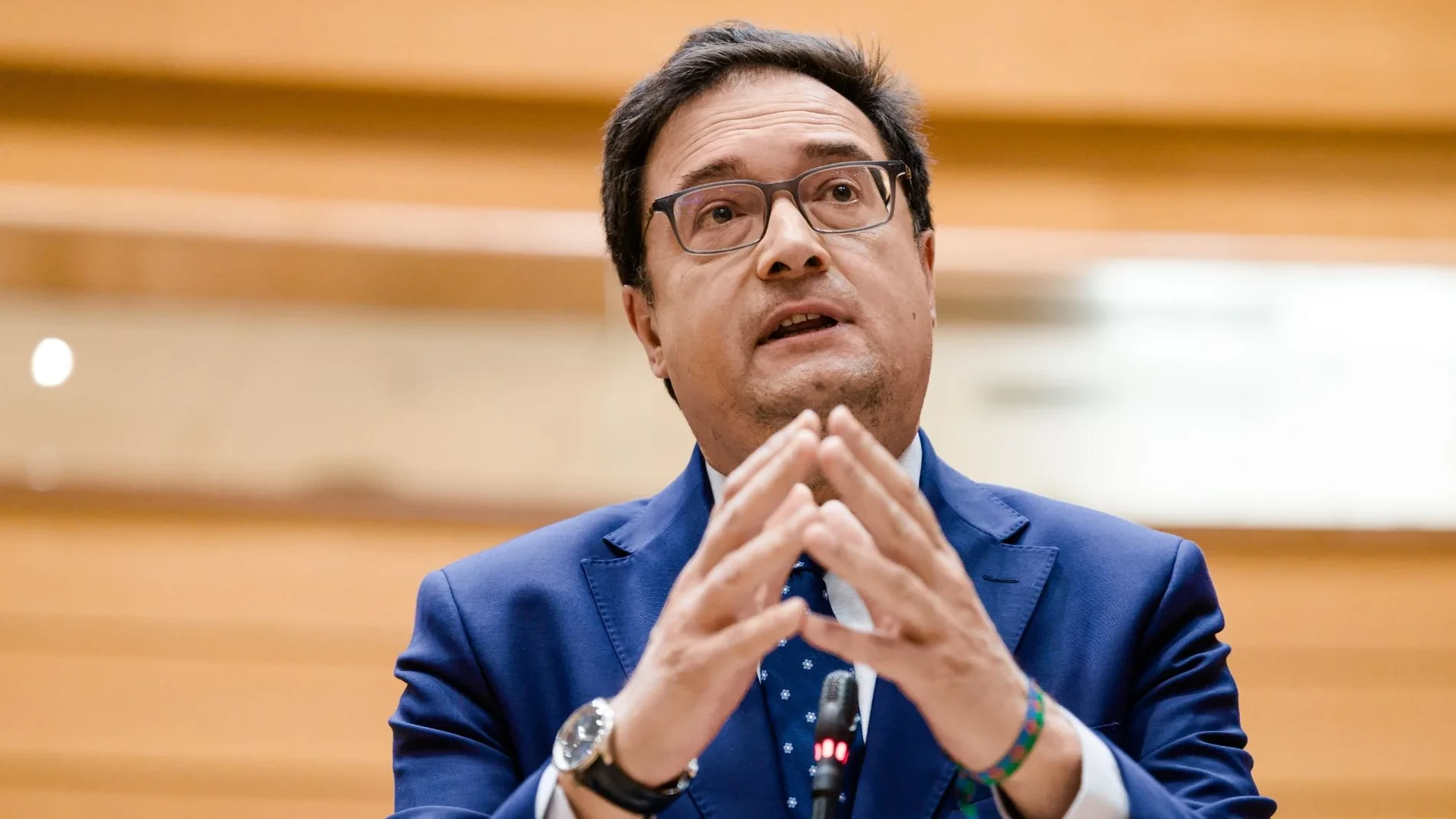A Óscar López le salen rivales