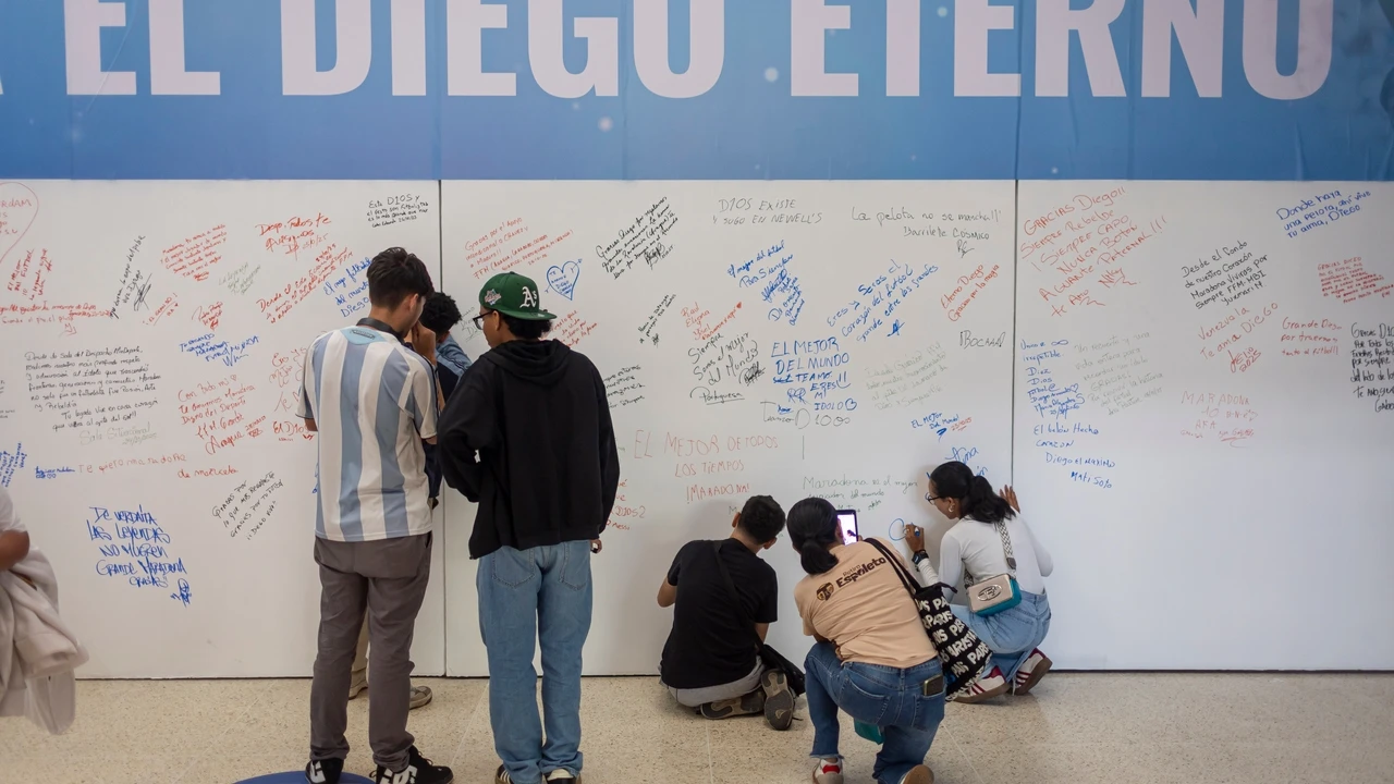 El “10” vive: homenajes y emociones en Argentina por los 65 años de Maradona