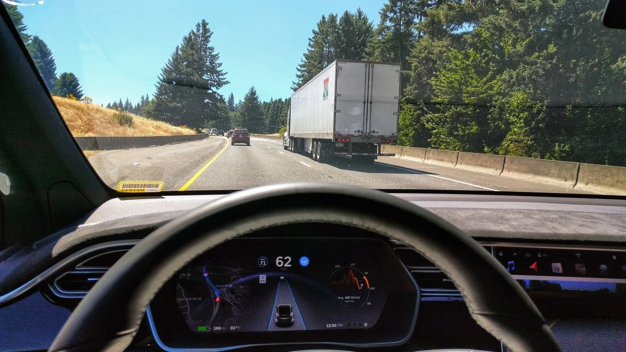 Un video viral explica como utilizar el dispositivo que deberás llevar obligatoriamente en el coche a partir de 2026: 