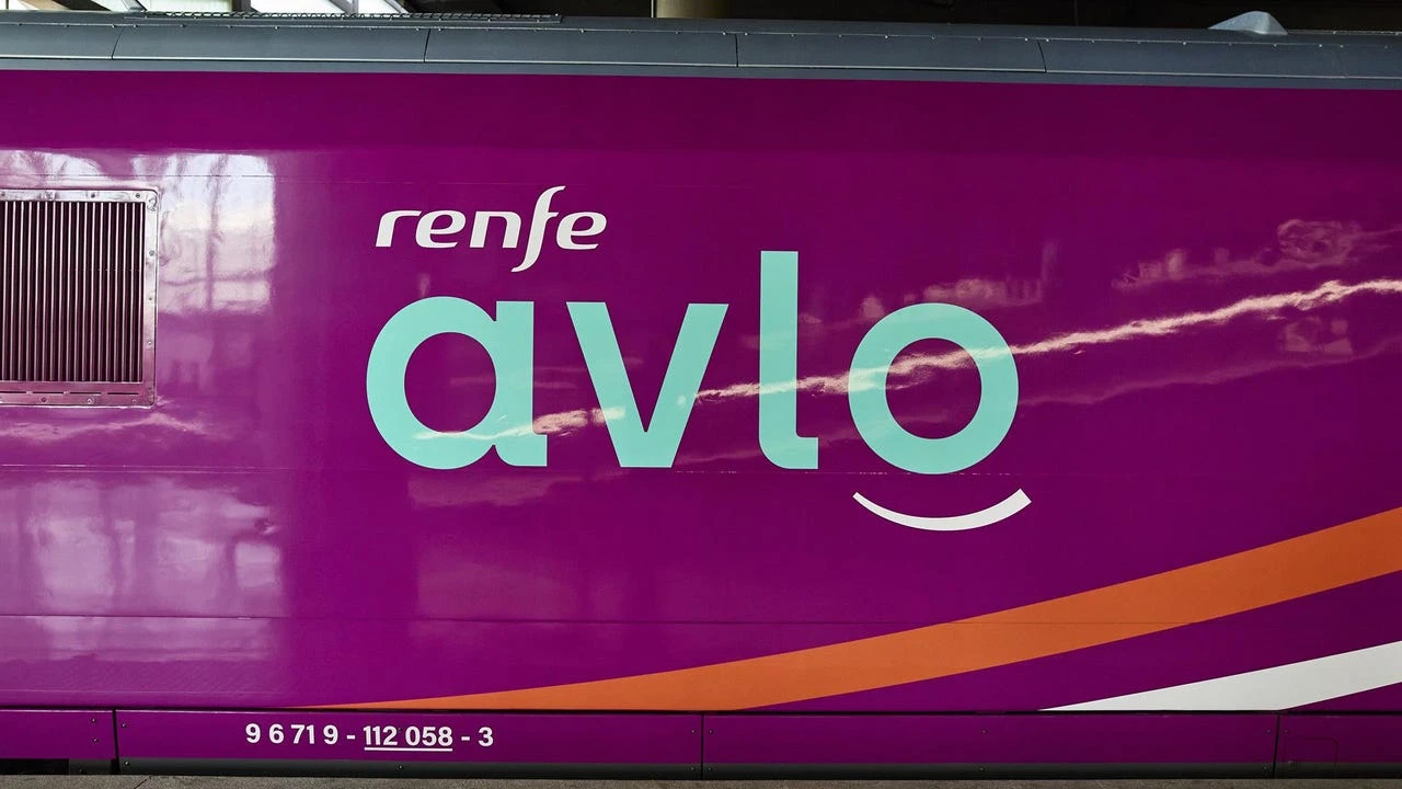 Renfe retira el servicio Avlo del corredor Madrid-Bardelona tras los problemas del tren Avril