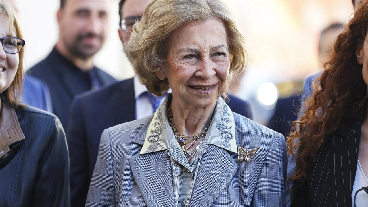 La Reina Sofía amadrina la botadura de la fragata española más moderna, la F-111 Bonifaz