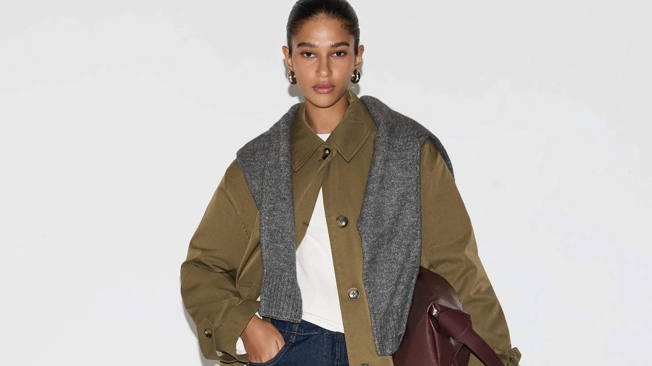 Esta gabardina de Lefties para otoño parece de firma y es mi hallazgo del mes