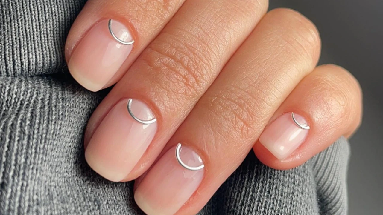 Tendencias en manicura otoño 2025: diseños sutiles y elegantes que transforman tus uñas en el complemento perfecto