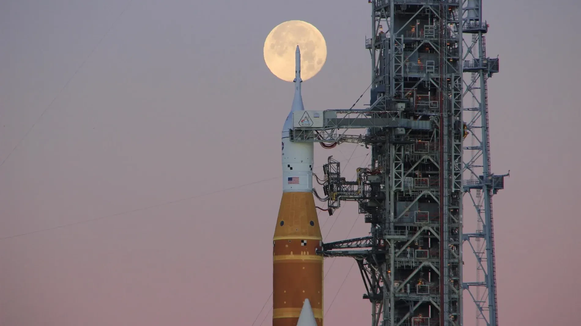 Los astronautas de Artemis II sufren un problema con el inodoro y la comunicación