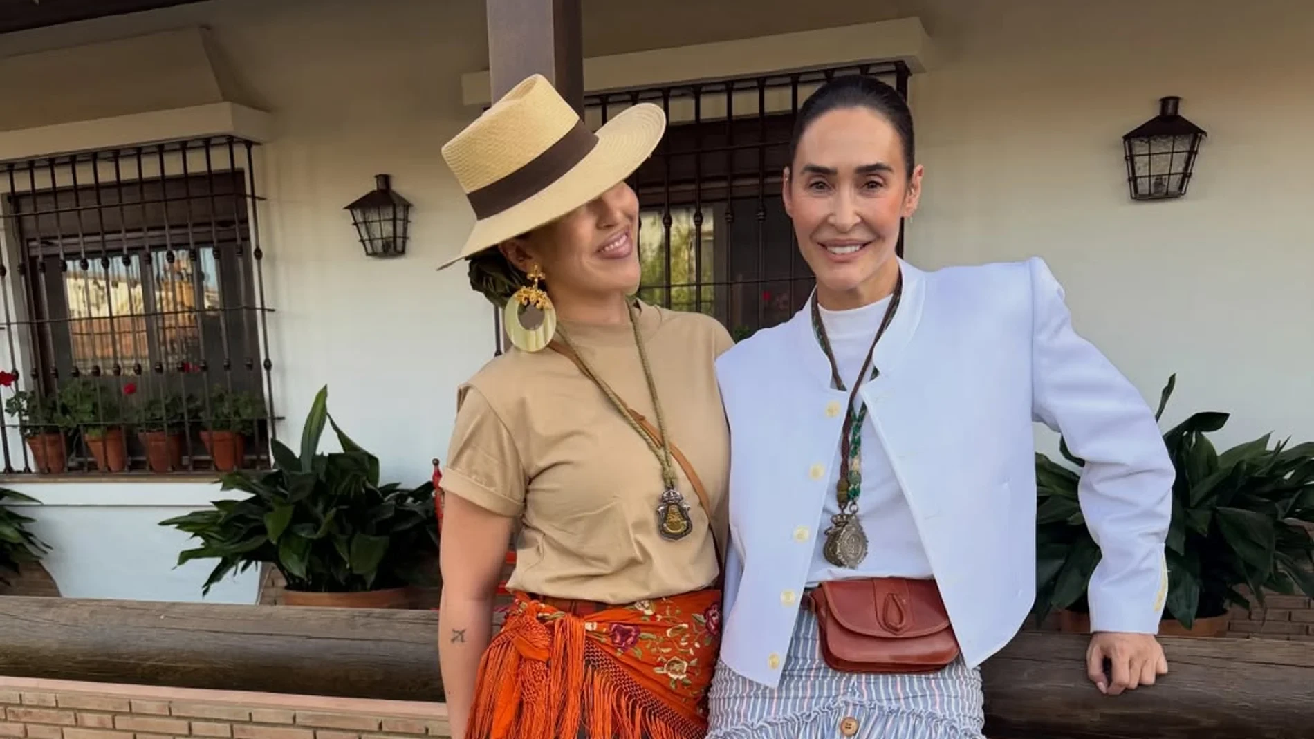 Alba Díaz y Vicky Martín Berrocal reinventan la moda rociera con estos looks más en tendencia durante El Rocío