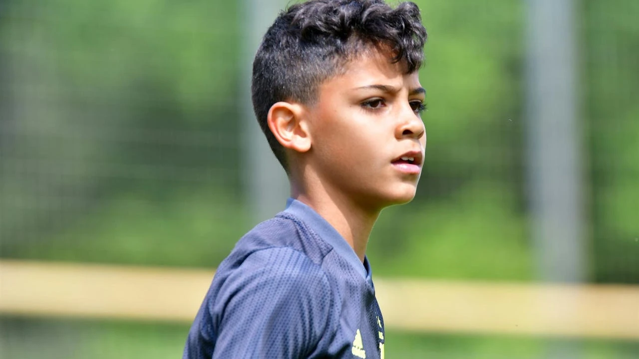 Cristiano Ronaldo Jr. presume, a sus 15 años, de su primer Lamborghini