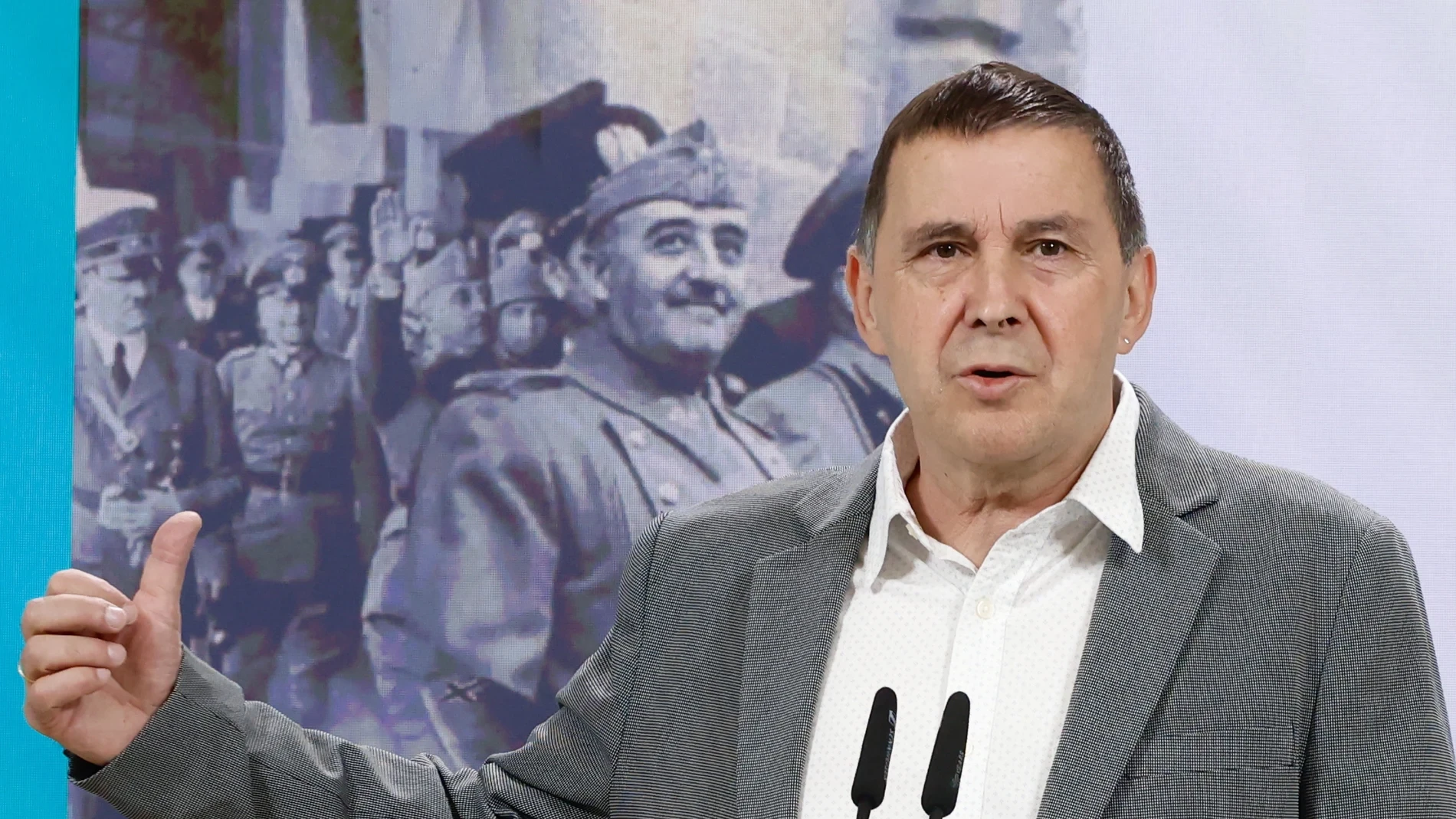 Otegi quiere resistir con Sánchez y recurre al lawfare: 