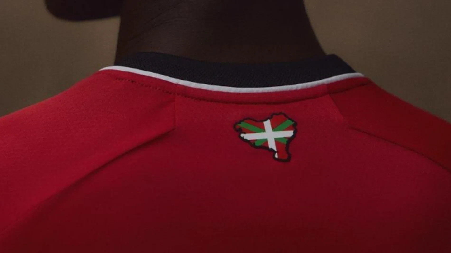 Denuncian al Athletic de Bilbao ante la RFEF por el polémico mapa de Euskal Herría en su camiseta