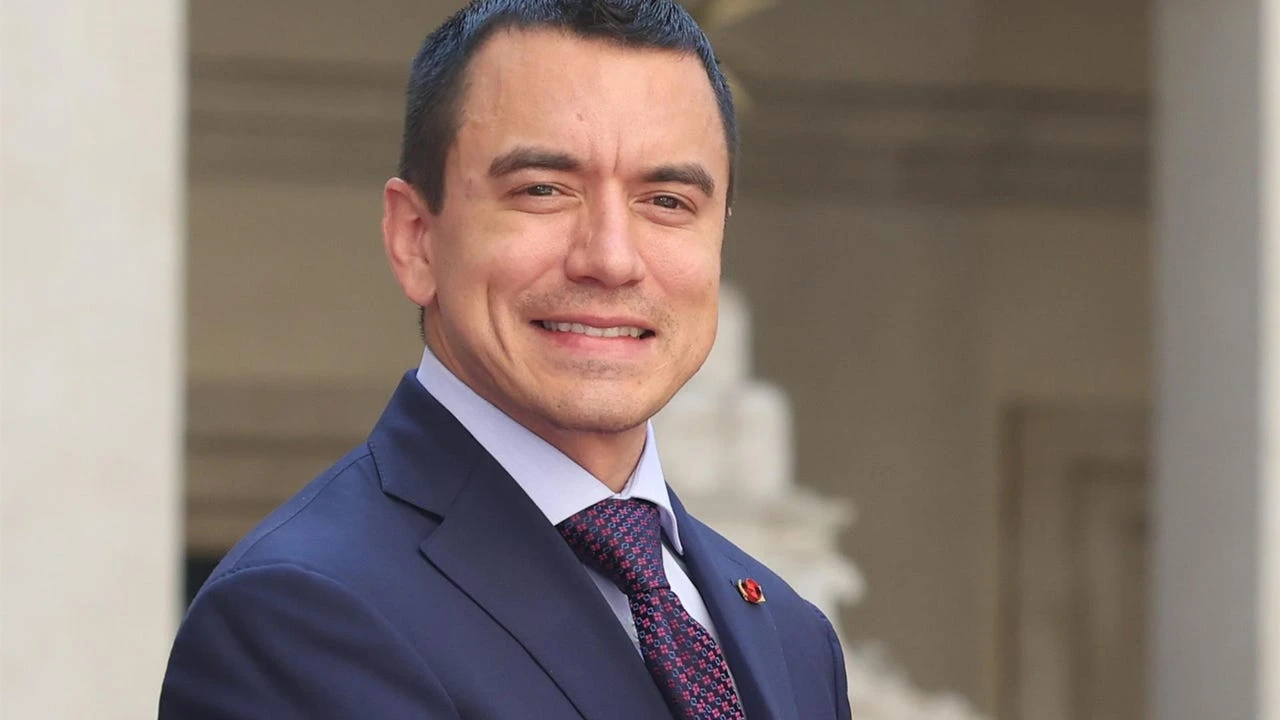 En plena tensión social, el presidente de Ecuador denuncia un presunto intento de envenenamiento tras recibir obsequios tóxicos