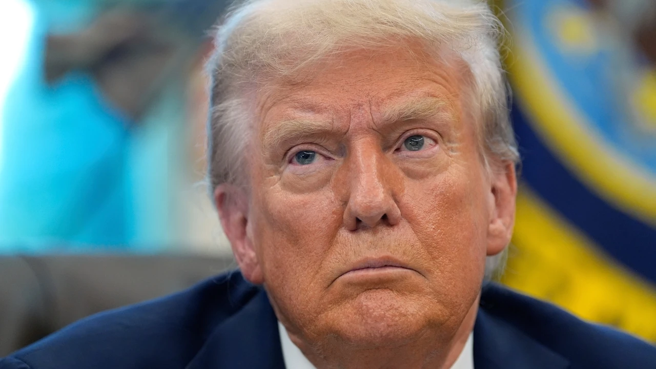 Trump pide 15 dólares a cada uno de sus simpatizantes por un extraño motivo: 