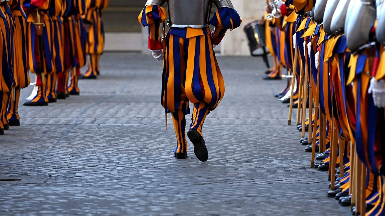 Los nuevos miembros de la Guardia Suiza prestarán juramento en octubre