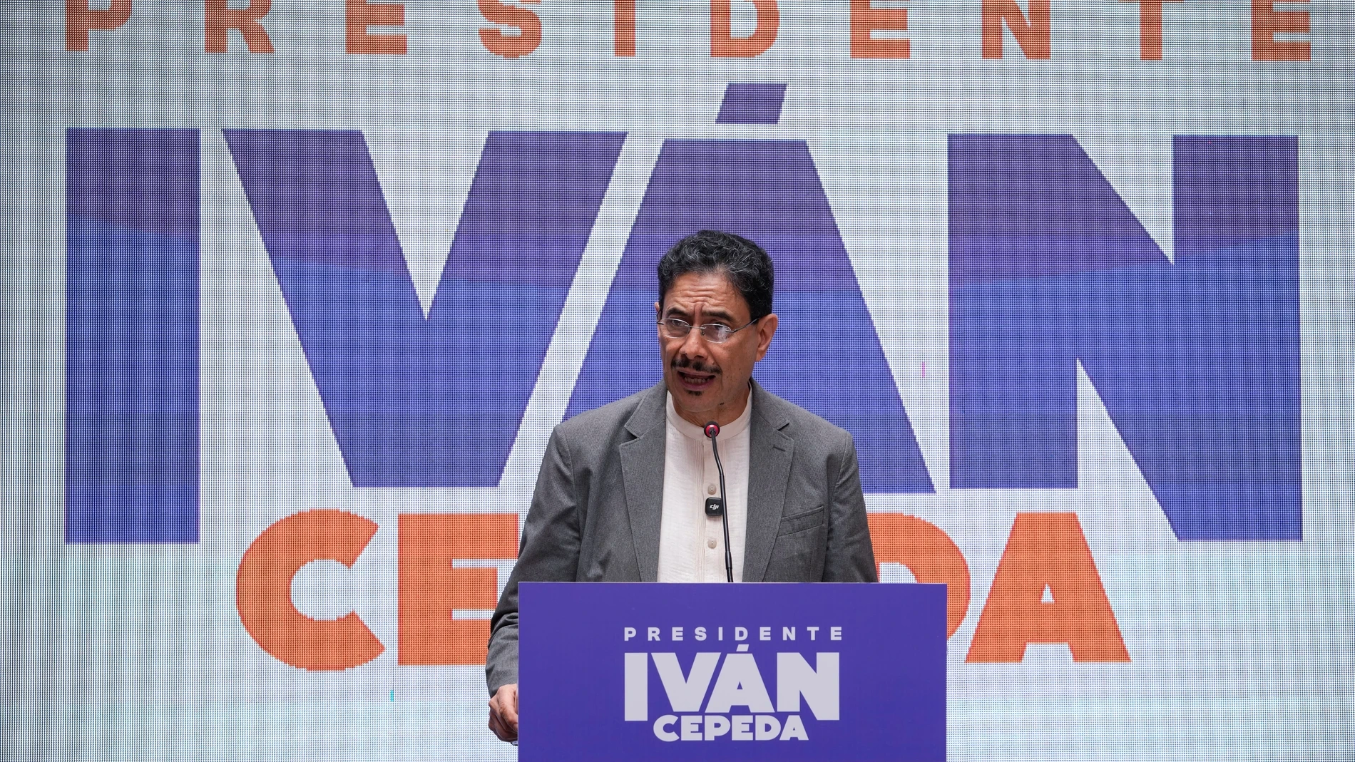 El reto del izquierdista Iván Cepeda en Colombia es convencer a los moderados