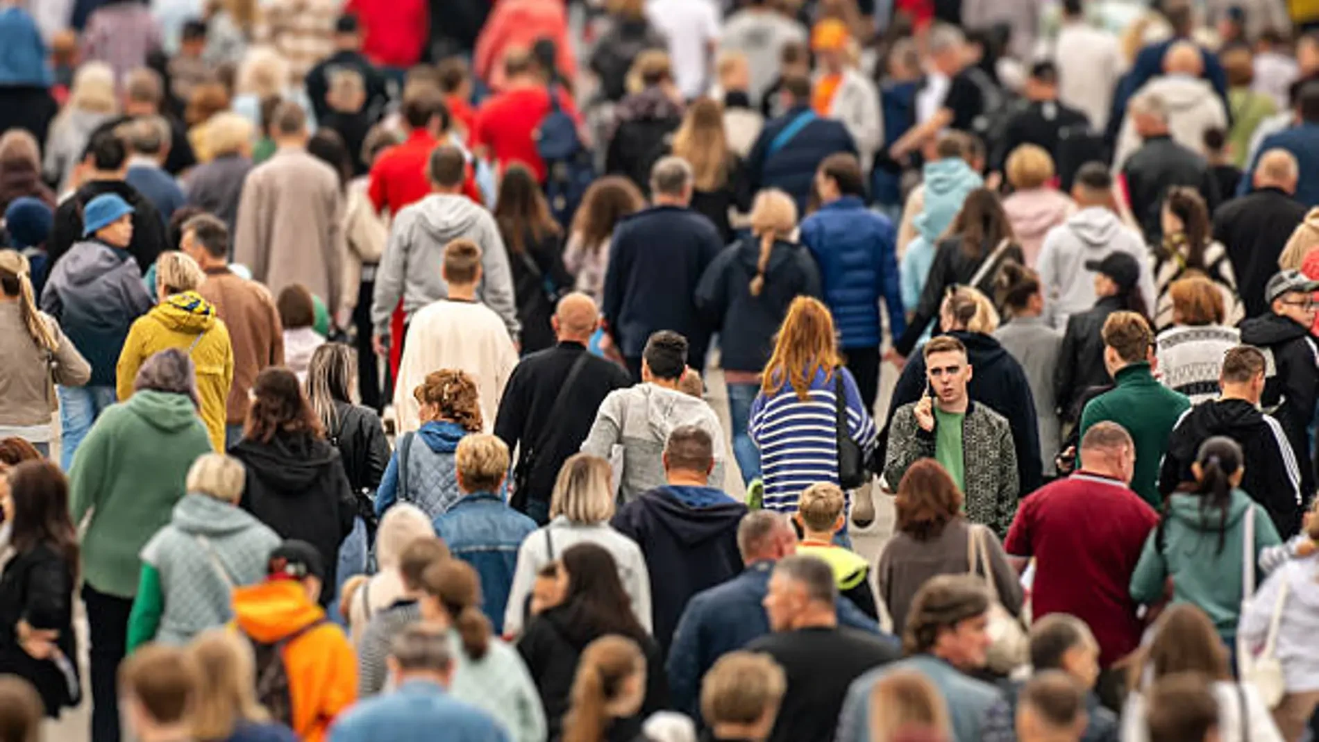 Un nuevo modelo matemático revela qué podría pasar con la humanidad antes de 2064