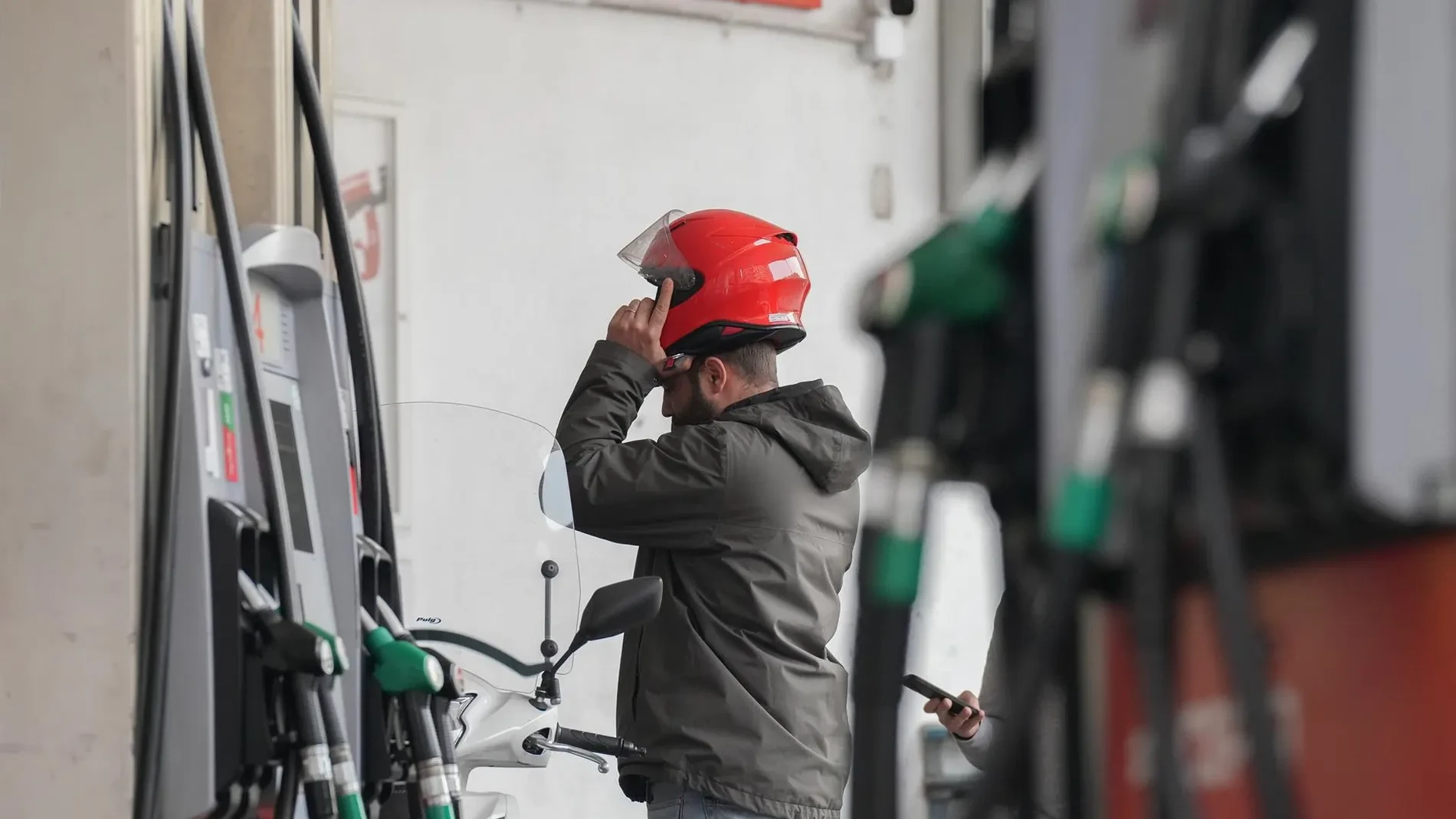 En plena crisis del combustible, las autoridades italianas decomisan 105.000 litros de gasóleo aguado en la provincia de Siena