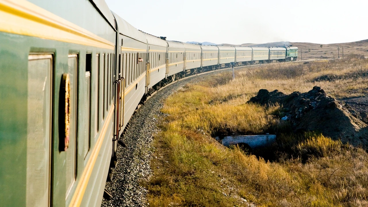 Tres militares y un maquinista muertos en unos atentados contra trenes en Rusia: acusan a Ucrania de estar detrás