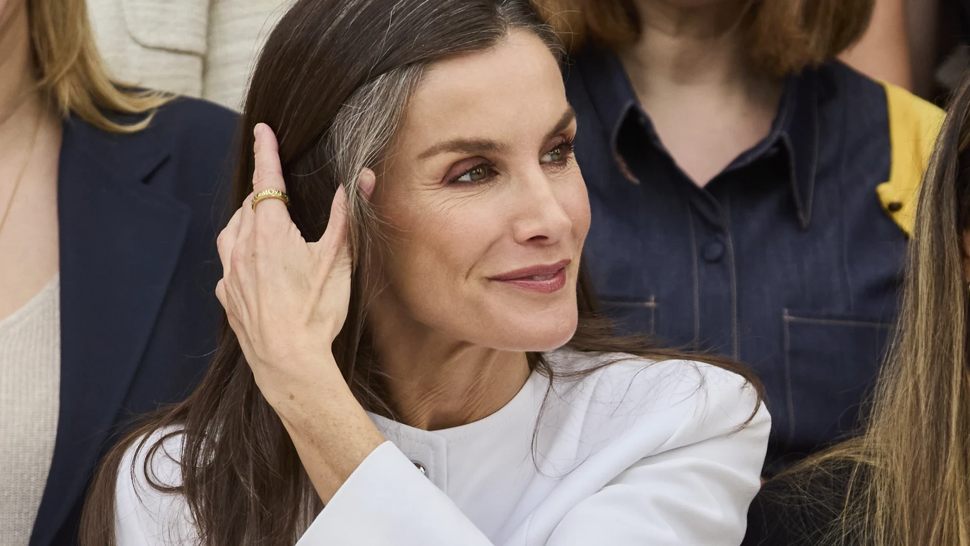 Las canas de la Reina Letizia, más visibles que nunca: por qué este gesto vuelve a situarla en el centro de la conversación